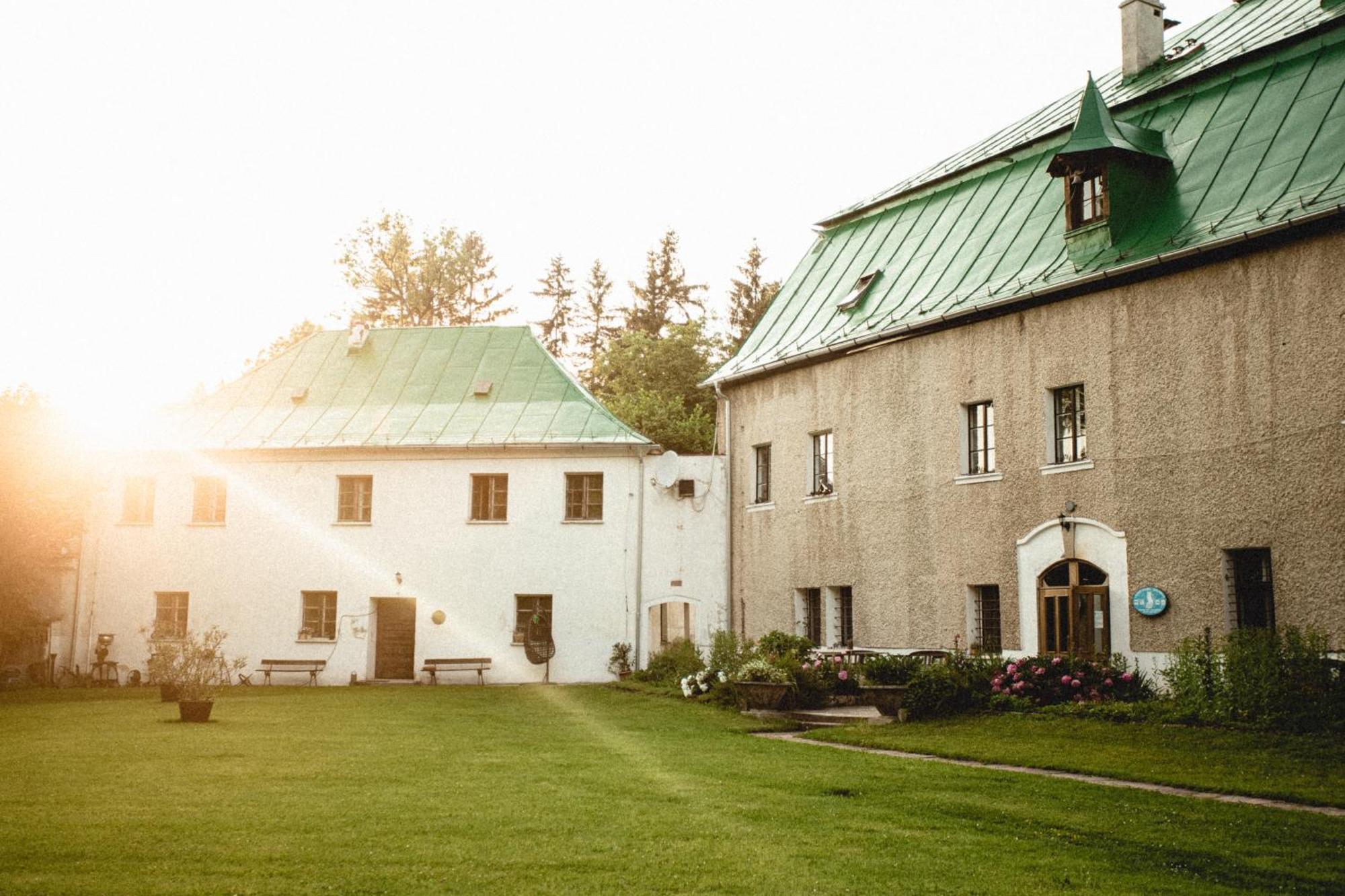 Hotel Lesny Dwor W Gorach Sowich Woliborz Exterior foto